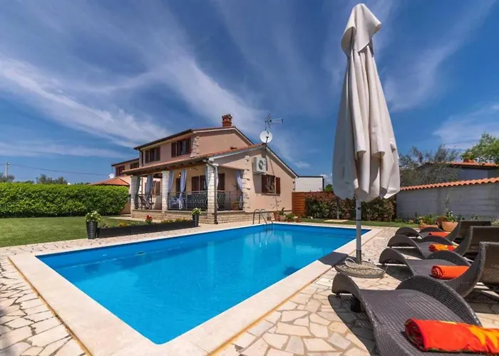 Villa Mia & Iva For 6 Plus 2 People Near Porec With Private Pool & Kids Playground - Pet Friendly
