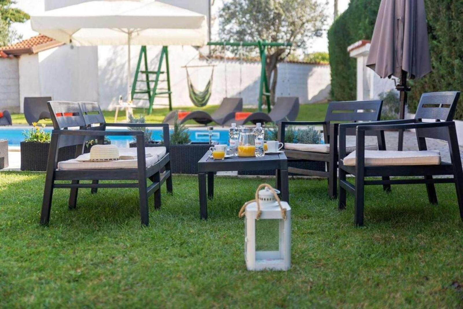 Mia & Iva For 6 2 People Near With Private Pool & Kids Playground - Pet Friendly Villa *
