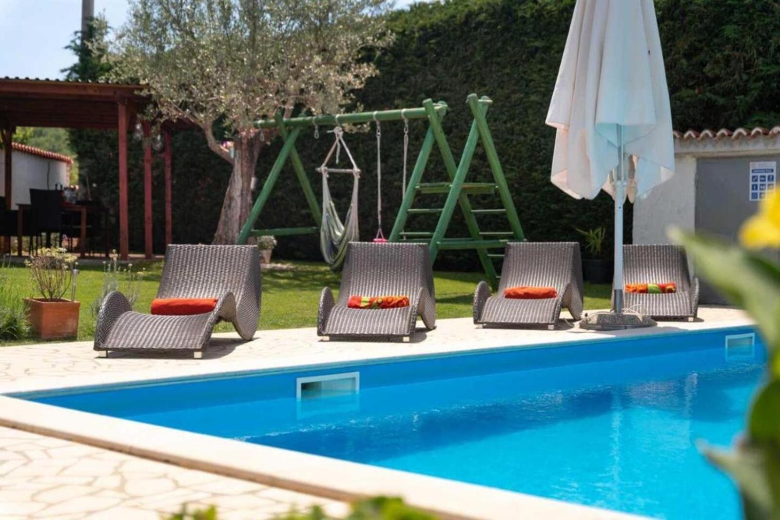 Villa Mia & Iva For 6 2 People Near With Private Pool & Kids Playground - Pet Friendly *