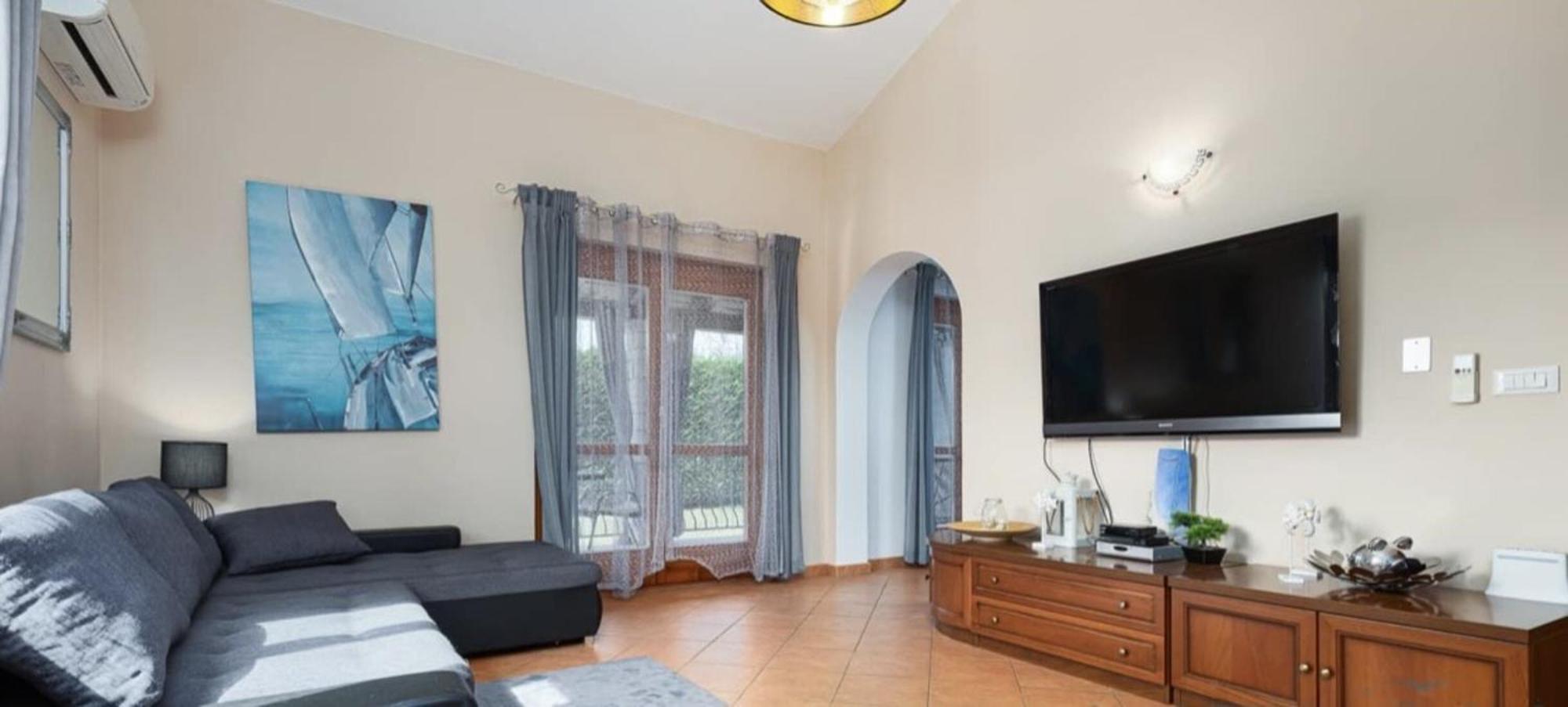 Mia & Iva For 6 2 People Near With Private Pool & Kids Playground - Pet Friendly Poreč